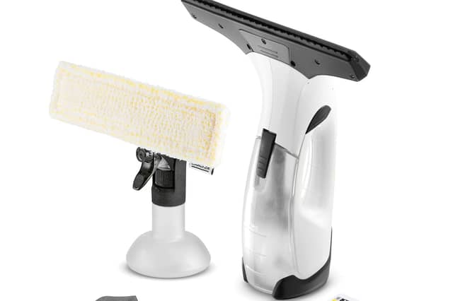 A powerful streak-free window cleaner from Kärcher, complete with accessories and cleaner concentrate