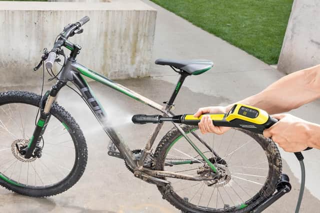 The pressure can be controlled from a panel on the lance, in case you need to tackle a more delicate job