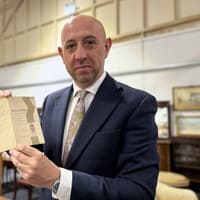 History on the menu as Dambusters memorabilia makes £4,000