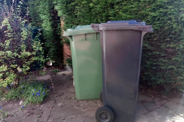 Hard-working refuse collection crews have got a huge thumbs up from Harborough councils boss.