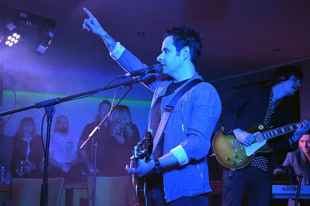 Lead singer Shane Cross of Stereophonics tribute band during the intimate gig of 160 people at Enigma on Saturday evening.
PICTURE: ANDREW CARPENTER