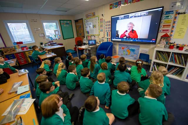 Over 300 pupils attended a morning of magical storytelling hosted on Zoom by top storyteller Richard York.