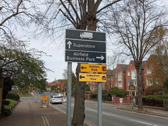 A major road sign on a busy Market Harborough thoroughfare has been confusing some drivers in the town.