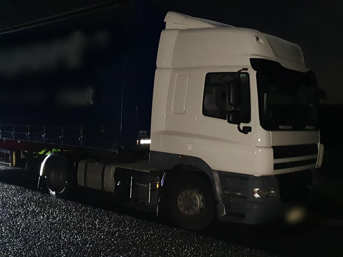 Armed officers and police helicopter scrambled after a sharp-eyed witness spotted a fully-loaded trailer being stolen in the Harborough district - Vimarsana News