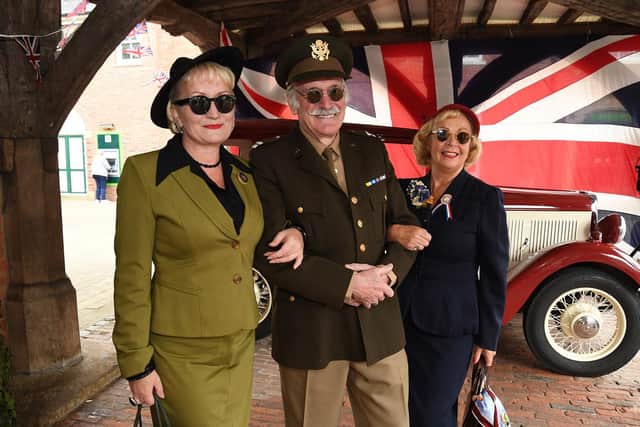40's look...Alan Axon with Melanie Jane Louise Stevens and Shirley Rees during Underneath the Arches event under the Old Grammar School.
PICTURE: ANDREW CARPENTER