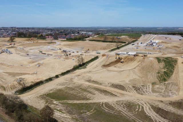 A new 600-house estate is being built on an enormous site at Clack Hill on Kettering Road.