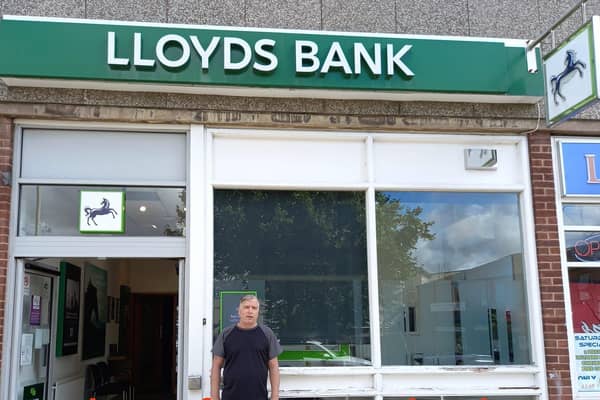 Cllr Martin Sarfas is petitioning to save Lloyds Bank in Lutterworth.