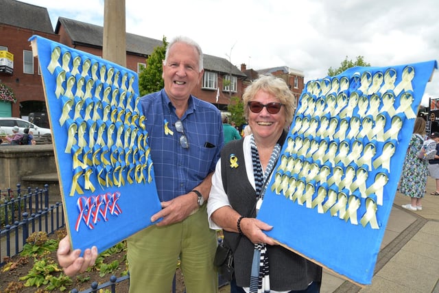 Geoff and Janet Garbutt with their Ukraine ribbons.
PICTURE: ANDREW CARPENTER