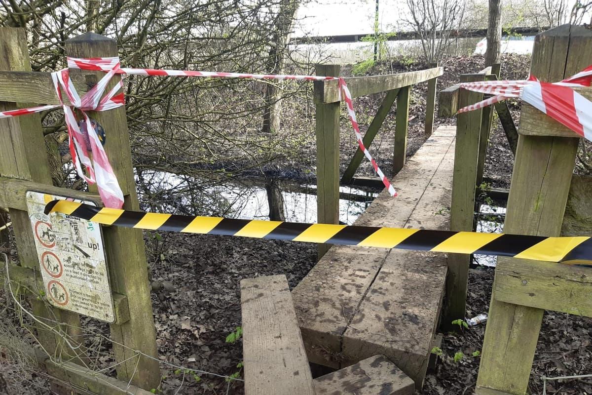 Große Mengen Öl wurden am Rande von Harborough ins Wasser gekippt