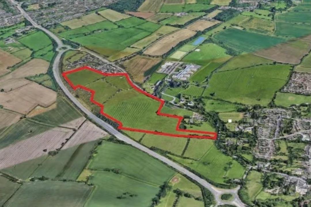 Controversial plans to build 180 homes at edge of Great Glen to be ...