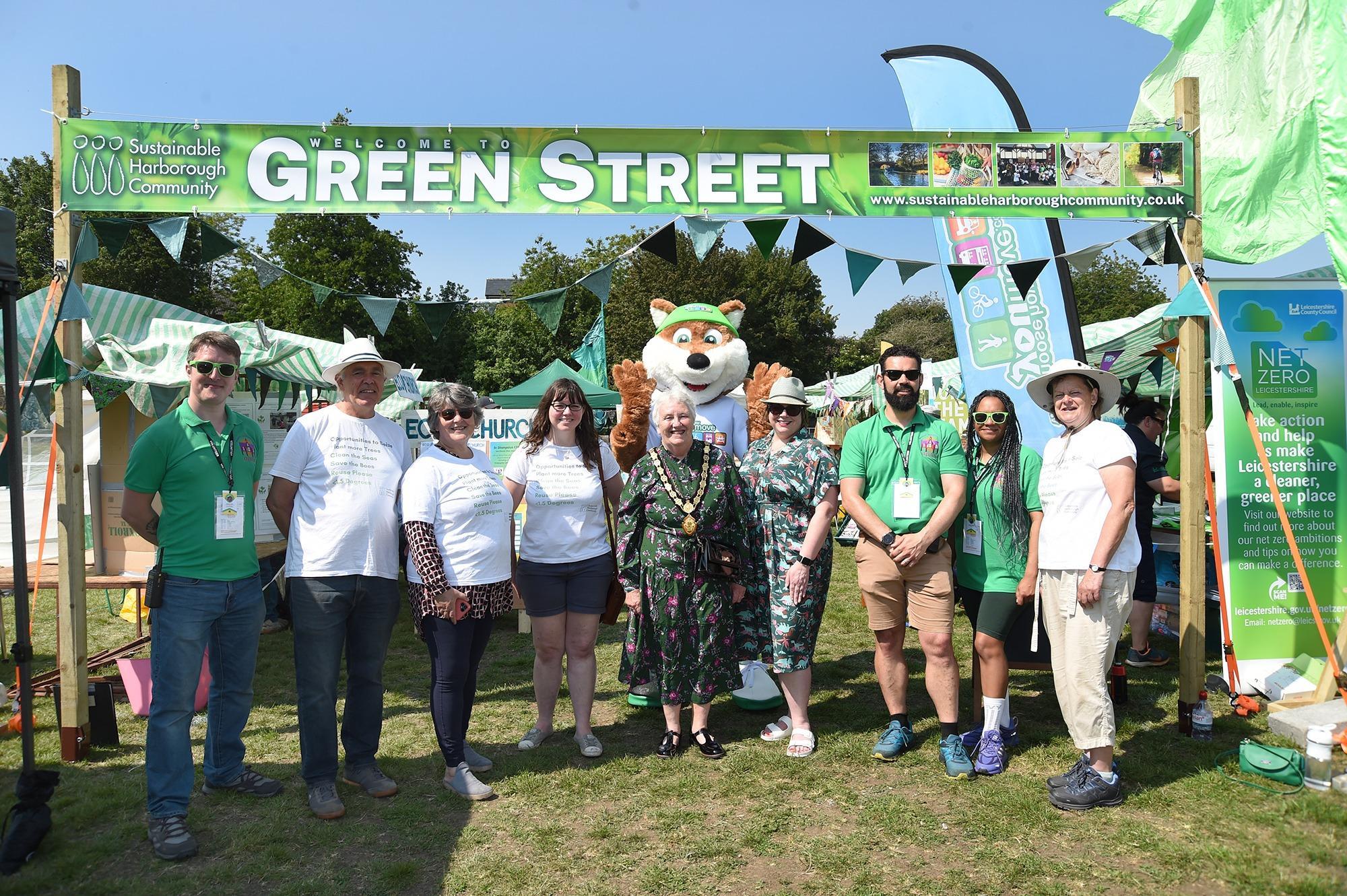 Harborough's Great Big Green Week continues as families invited to get creative with BYO 'green picnic' - Vimarsana News