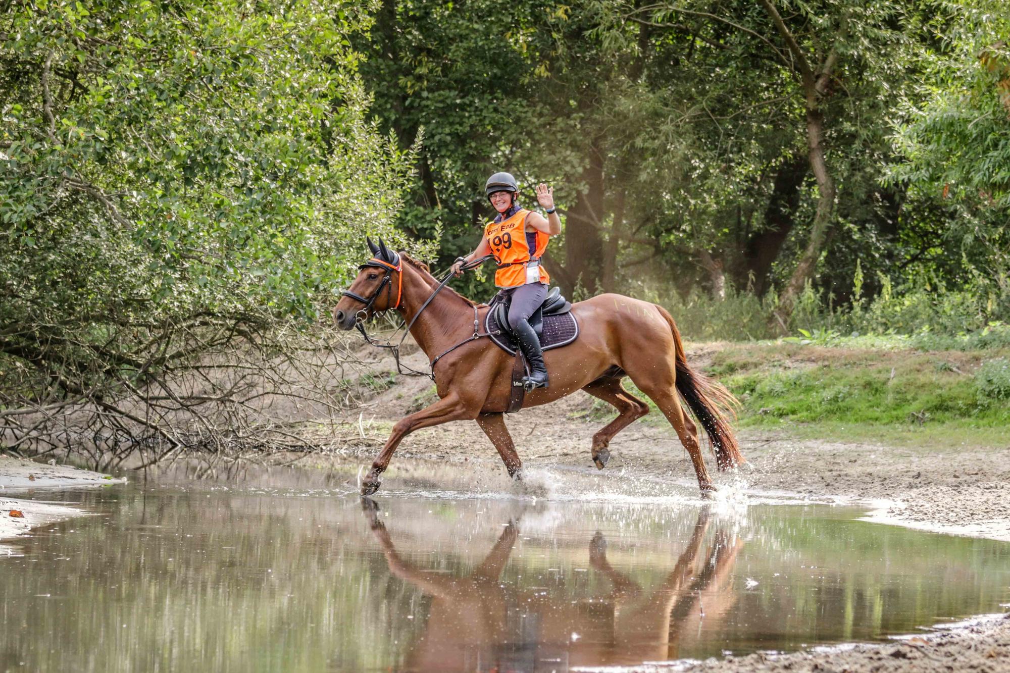 Lutterworth-Reiterin feiert nationalen Triumph in ihrer ersten ...
