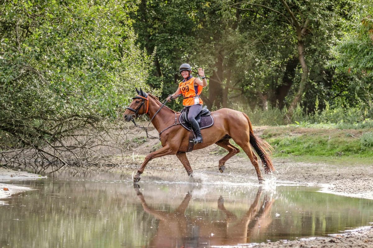 Lutterworth-Reiterin feiert nationalen Triumph in ihrer ersten ...