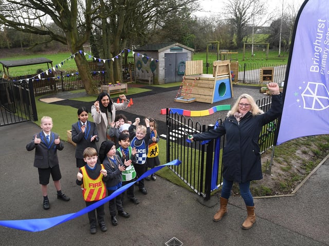 Amanda Biggs Chairman of the PTA cuts the ribbon with new head teacher Radha Badhan at Bringhurst Primary School.PICTURE: ANDREW CARPENTER
