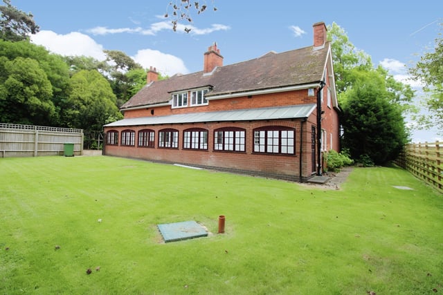 This property between Bitteswell and Ashby Parva offers great potential for those looking to create their dream home.