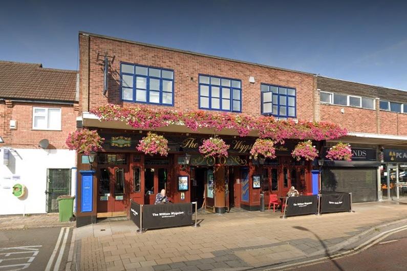 Part of their review: Stained glass windows separate cosy booths, but most interesting is the myriad sculptures throughout the pub, from the huge and impressive metal dragon sculpture guarding the stairs to the toilet, to the intriguing statuettes lining the staircase.
Overall score: 2.58/5
