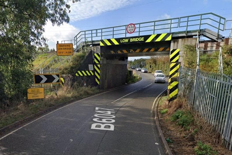 Fahrer stirbt nach Unfall auf Eisenbahnbrücke bei Harborough